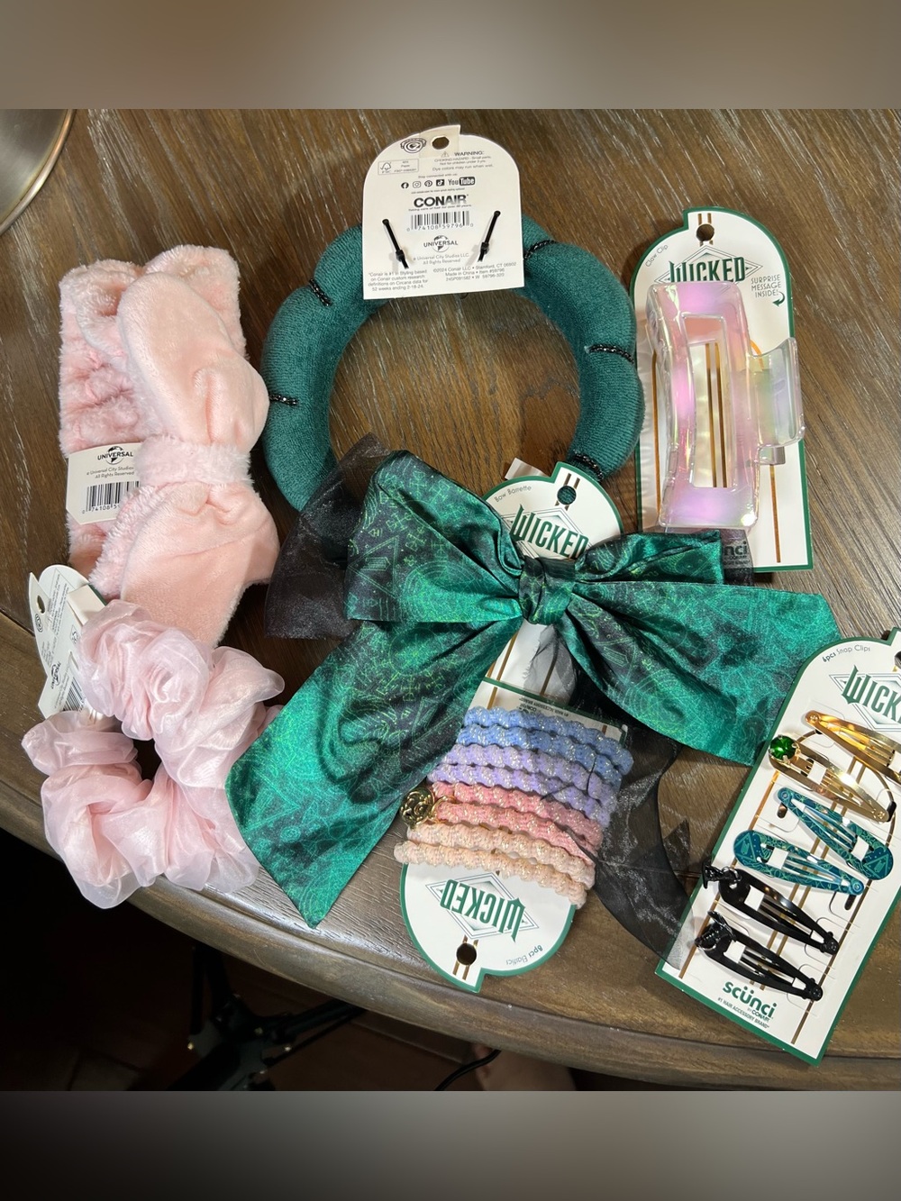Universal Conair 7pc New Emerald Green Bow Hair Clip with Black Tulle